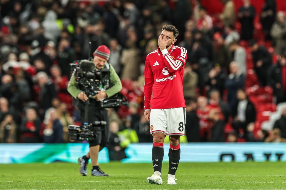 Manchester Unitedin manageri Michael Carrick ihmeissään fanien buuauksesta